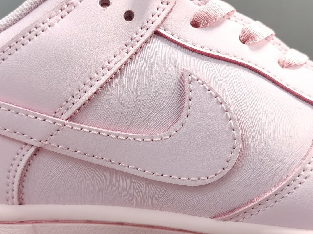 NIKE DUNK x PRISM PINK