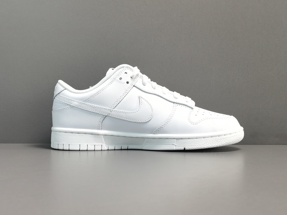 NIKE DUNK x TRIPLE WHITE