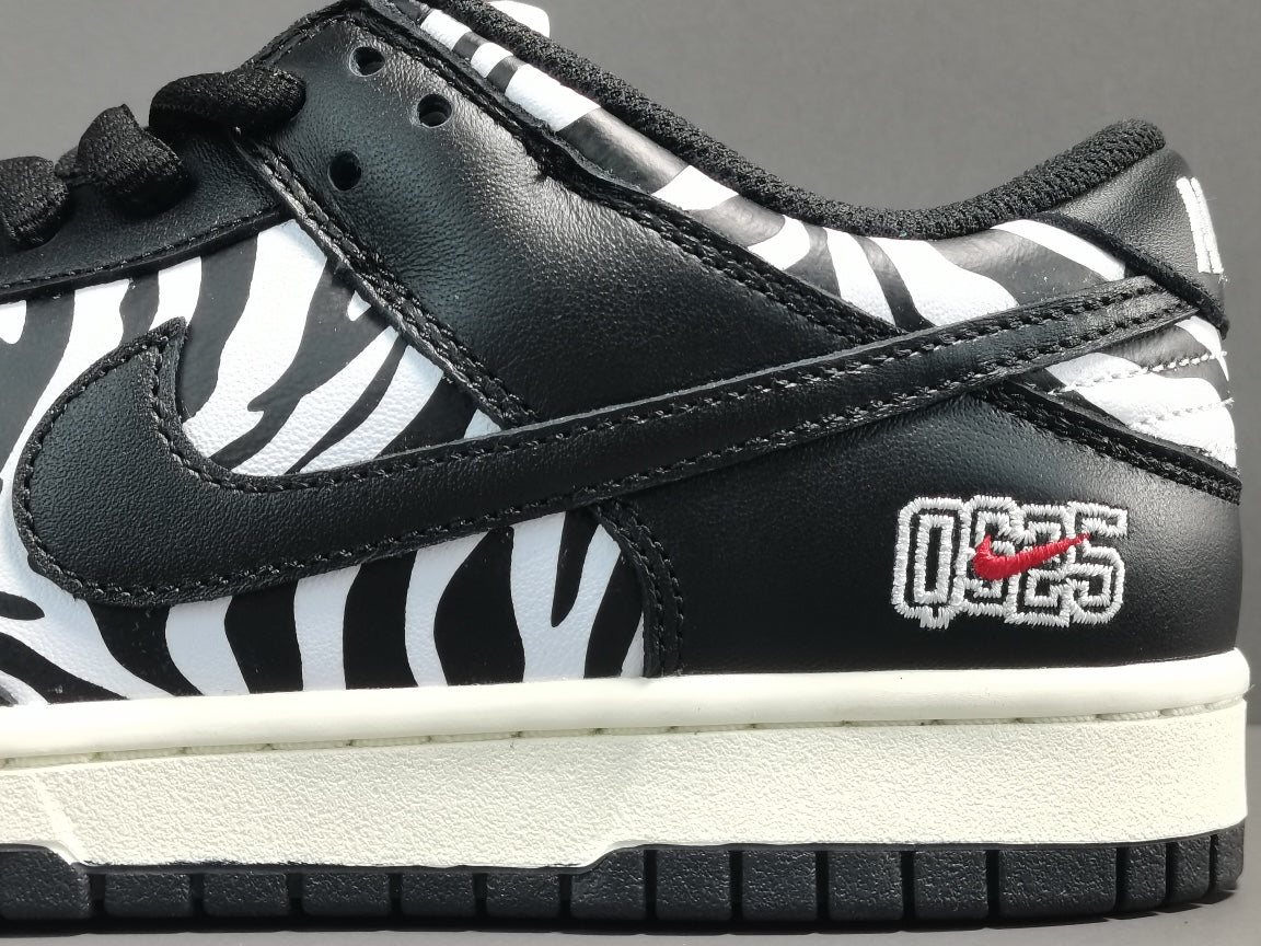 NIKE SB DUNK x QUARTERSNACKS ZEBRA - Prime Reps